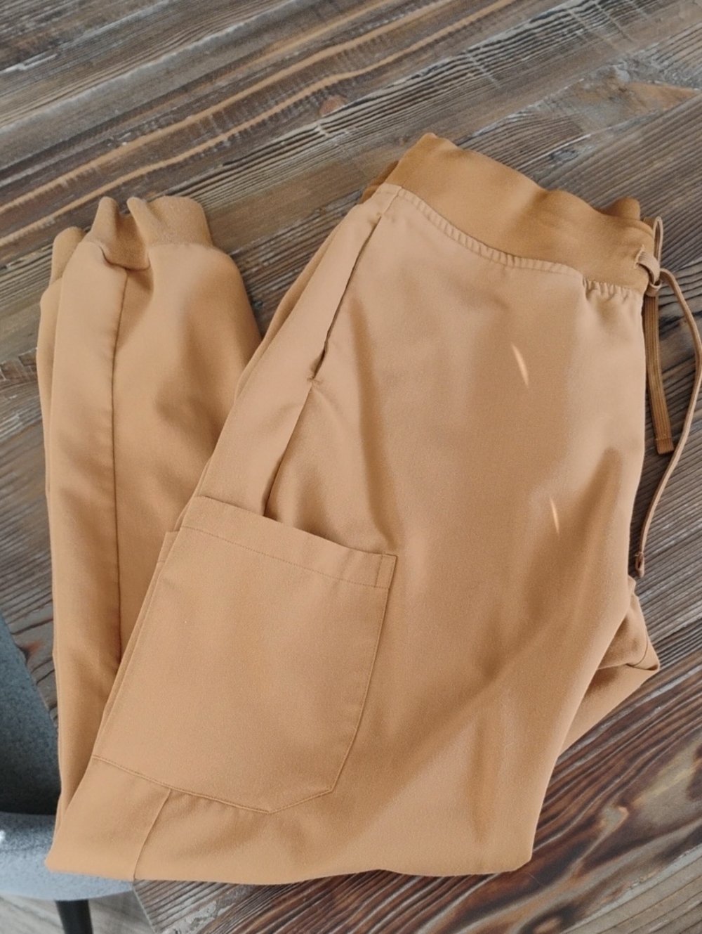 Women's Mandala Scrub Pants in Caramel